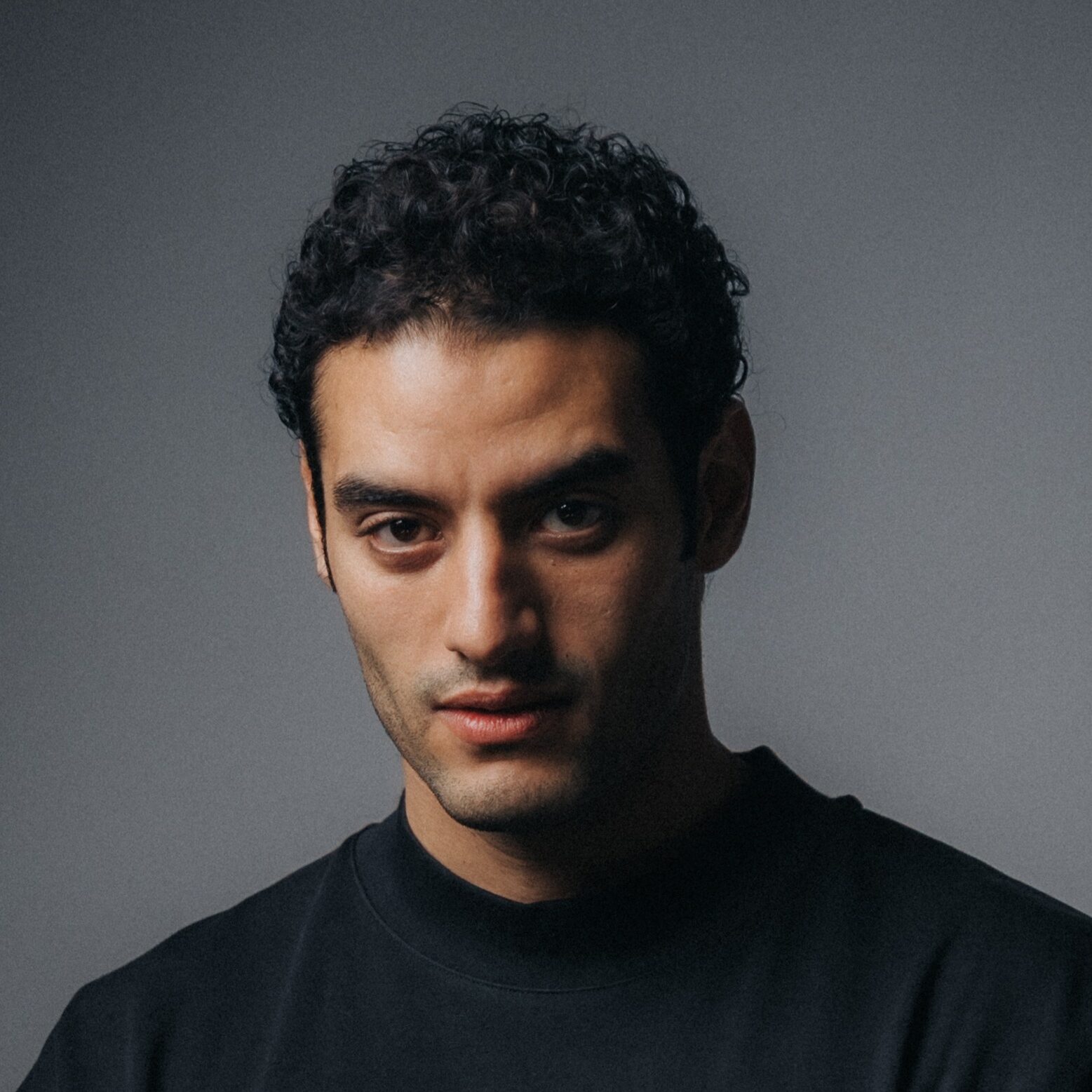 Zakaria_Kadoussi_Portrait Crédit Ming Fai S.L. Zakaria_Kadoussi_Portrait Crédit Ming Fai S.L.